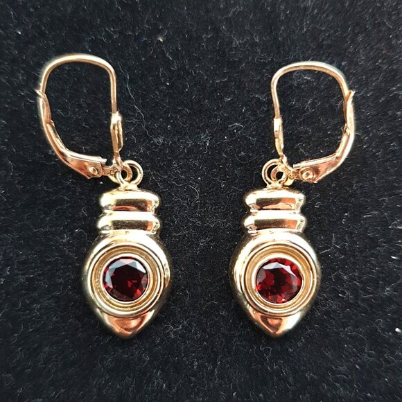 Elegant & Precious Vintage 14K Gold Genuine Deep Red Garnet Dangle Earrings - Picture 3 of 12